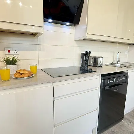 Horizon House, Stunning 2-Bedroom Flat 1, Parking, Netflix, Oxford Buitenkant foto