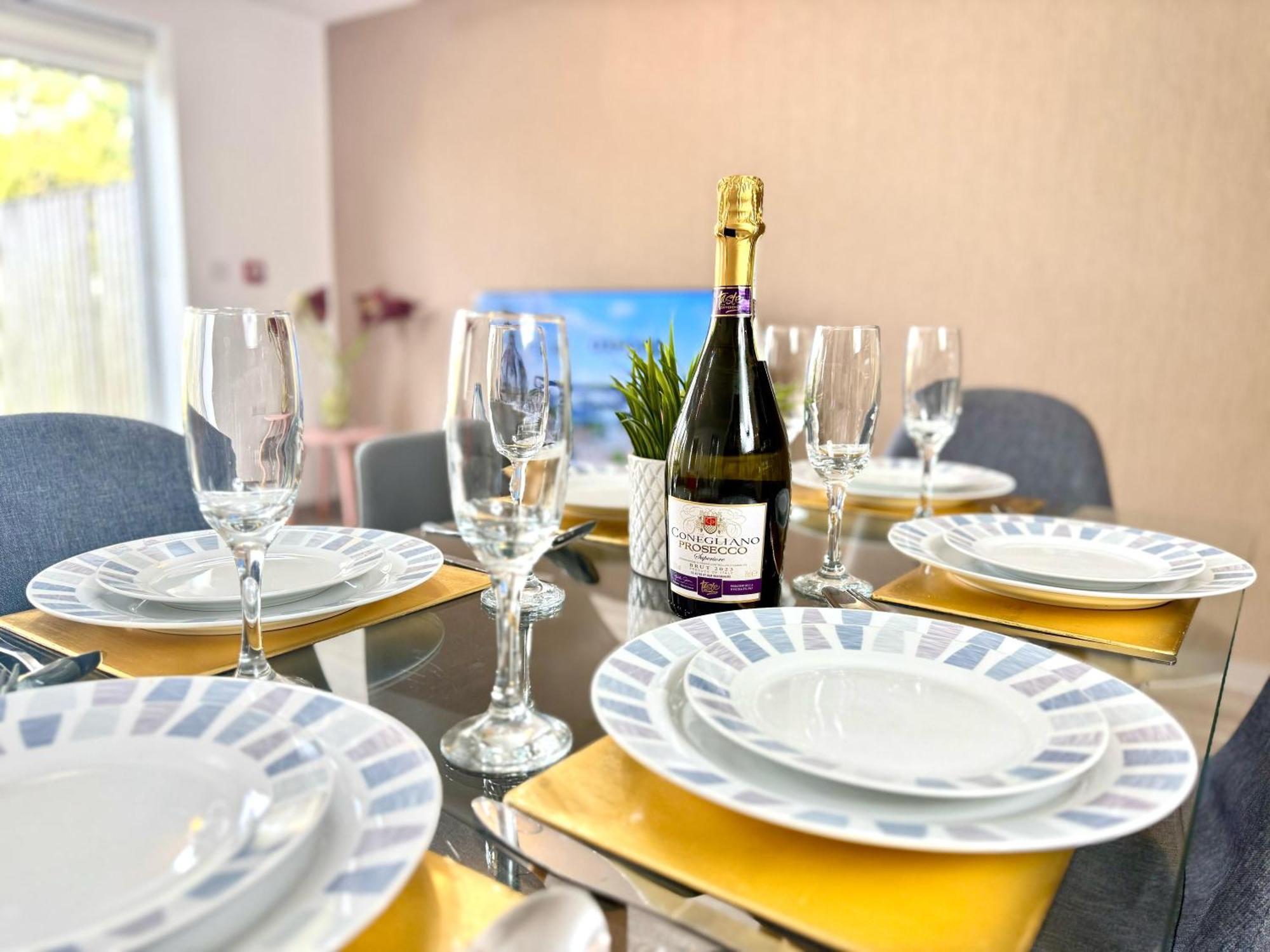 Horizon House, Stunning 2-bedroom Flat 1, Parking, Netflix, *